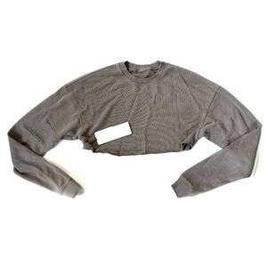 ALO Yoga Washed Extreme Cropped Pullover in Cool Grey Wash